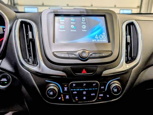 Used 2018 Chevrolet Equinox LT image 23