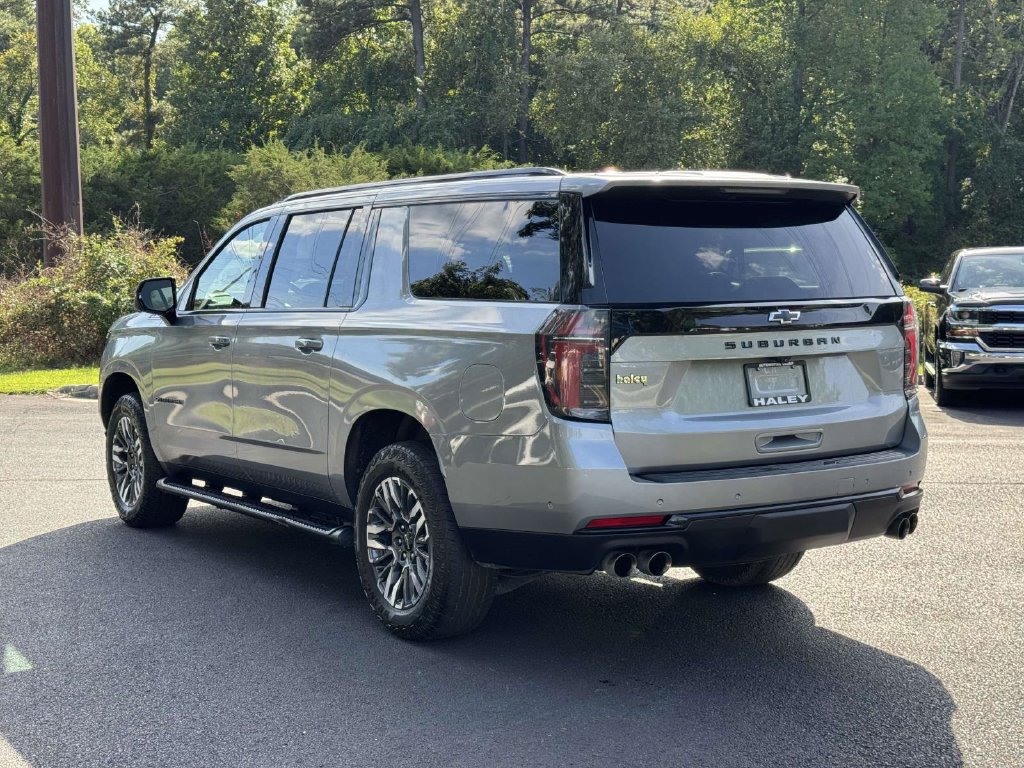 Used 2025 Chevrolet Suburban Z71 AWD/4WD image 25