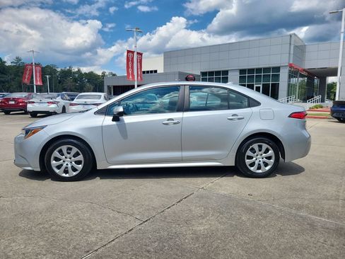 Certified 2024 Toyota Corolla LE FWD image 2