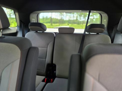 Used 2026 Chevrolet Traverse LT w/ Driver Confidence Package FWD image 18