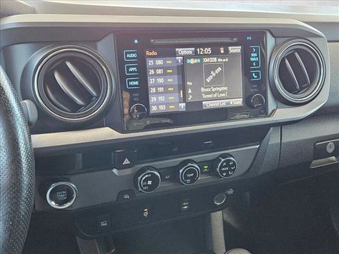 Used 2016 Toyota Tacoma TRD Off-Road image 12