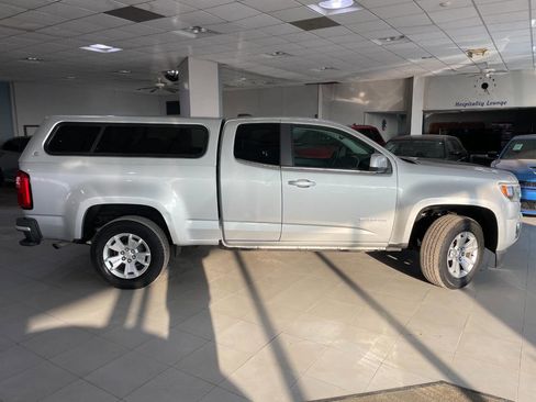 Used 2018 Chevrolet Colorado LT w/ LT Convenience Package image 9