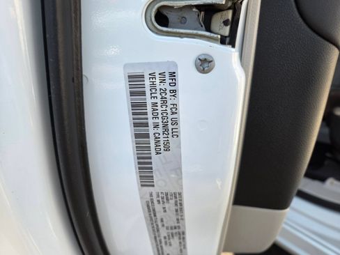 Used 2022 Chrysler Voyager LX FWD image 16