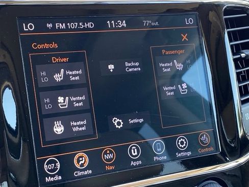 Used 2020 Jeep Grand Cherokee Overland w/ Interior Metal Package AWD/4WD image 20
