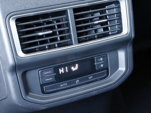 Used 2024 Volkswagen Atlas SE image 20