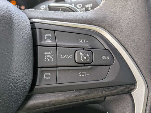 Used 2025 Jeep Grand Cherokee L Limited w/ Trailer Tow Package AWD/4WD image 25