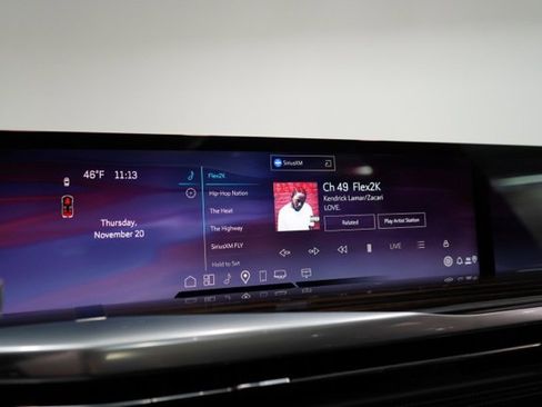 Used 2025 Cadillac Escalade Premium Luxury image 25