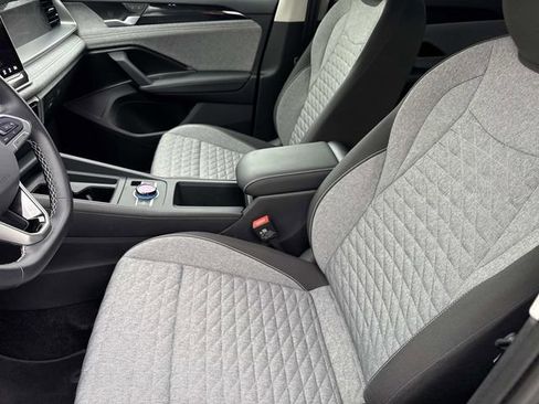 Used 2025 Volkswagen Tiguan S image 18