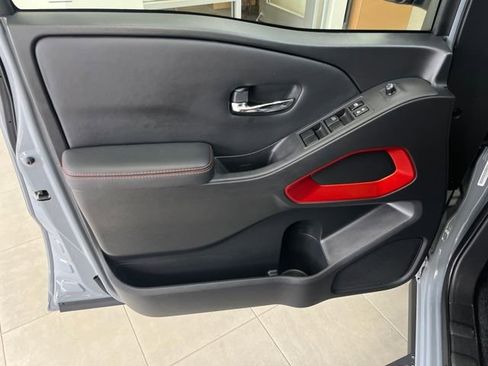 Used 2024 Nissan Frontier Pro-X image 12