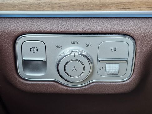 Used 2024 Mercedes-Benz GLS 450 4MATIC image 14
