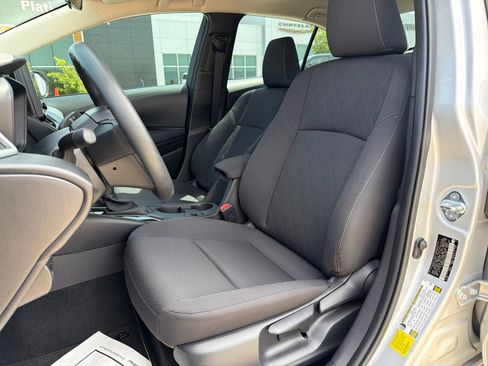 Used 2025 Toyota Corolla LE FWD image 11