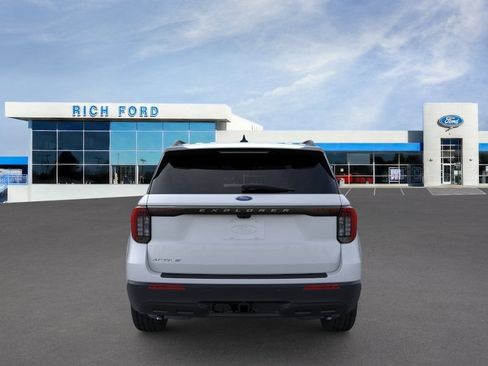 New 2026 Ford Explorer Active RWD image 7