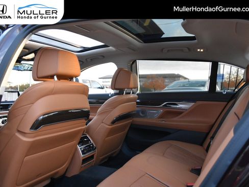 Used 2020 BMW 750i xDrive w/ Executive Package image 22