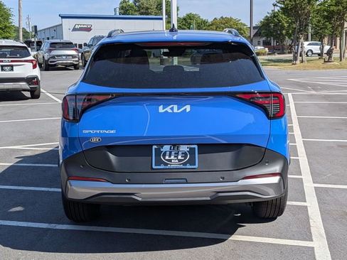 New 2026 Kia Sportage EX FWD image 4