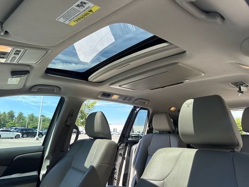 Used 2014 Honda Odyssey Touring image 30