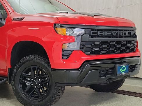 Certified 2024 Chevrolet Silverado 1500 Custom Trail Boss w/ Dark Appearance Package AWD/4WD image 2