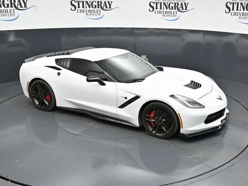 Used 2019 Chevrolet Corvette Stingray Coupe w/ Carbon Flash Badge Package RWD image 18