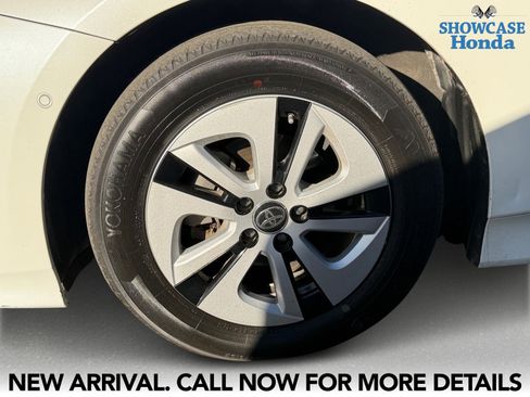 Used 2017 Toyota Prius Three Touring image 6