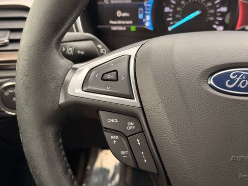 Used 2017 Ford Fusion SE w/ Equipment Group 602A FWD image 25