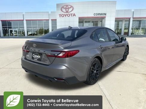 Used 2025 Toyota Camry SE image 5
