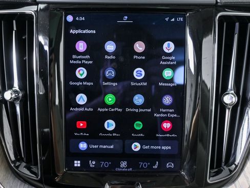 Used 2023 Volvo XC60 B5 Ultimate w/ Climate Package FWD image 16