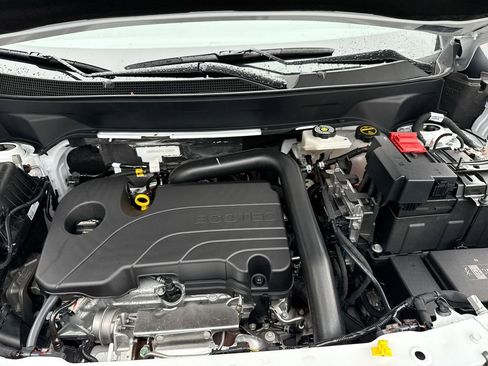 Used 2025 Chevrolet Equinox LT w/ Convenience Package II image 17