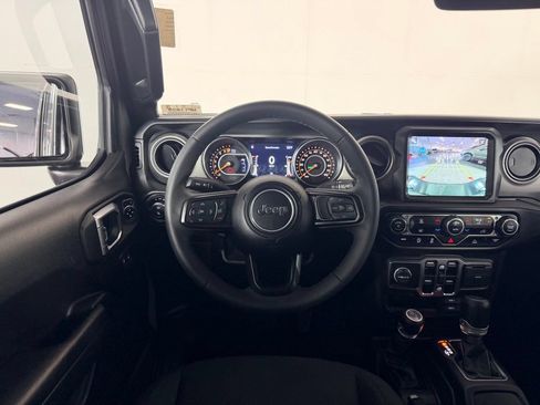 Used 2023 Jeep Gladiator Sport AWD/4WD image 17