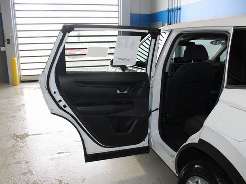 Used 2023 Honda CR-V EX image 16