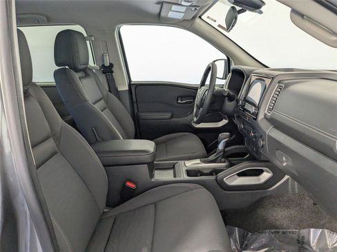Used 2022 Nissan Frontier SV image 5