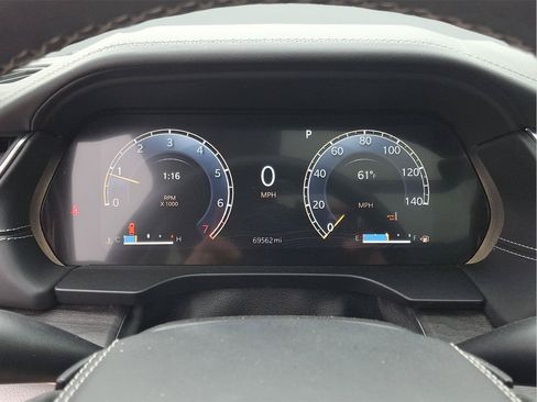 Used 2023 Jeep Grand Cherokee Overland w/ Luxury Tech Group IV AWD/4WD image 19