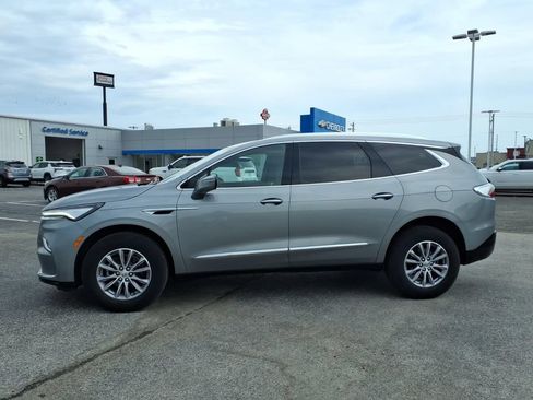 Certified 2024 Buick Enclave Essence FWD image 2
