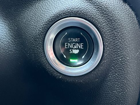 Used 2020 GMC Sierra 1500 SLE w/ SLE Value Package image 31