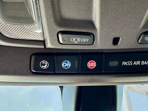 Used 2019 Chevrolet Silverado 1500 LTZ AWD/4WD image 38