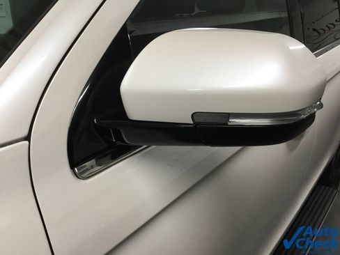 Used 2019 Ford Expedition Limited w/ Equipment Group 301A AWD/4WD image 16