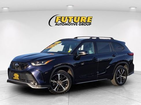 Used 2022 Toyota Highlander XSE AWD/4WD image 10