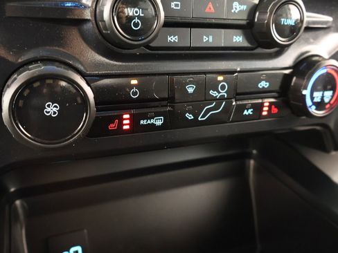 Used 2026 Ford F250 XLT w/ XLT Premium Package AWD/4WD image 8