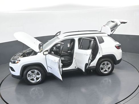 Used 2023 Jeep Compass Latitude AWD/4WD image 61