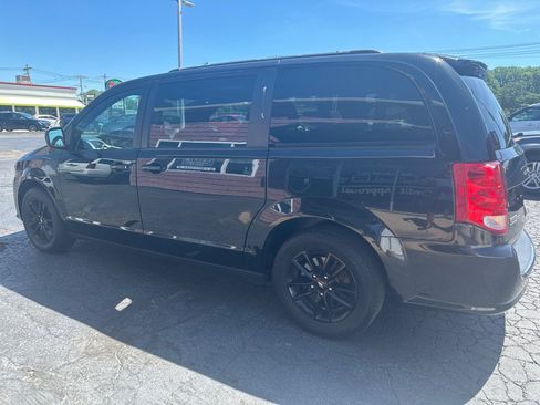 Used 2019 Dodge Grand Caravan GT FWD image 3