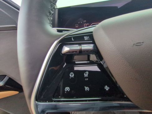 Used 2026 Cadillac Escalade Luxury w/ Touring Package AWD/4WD image 15