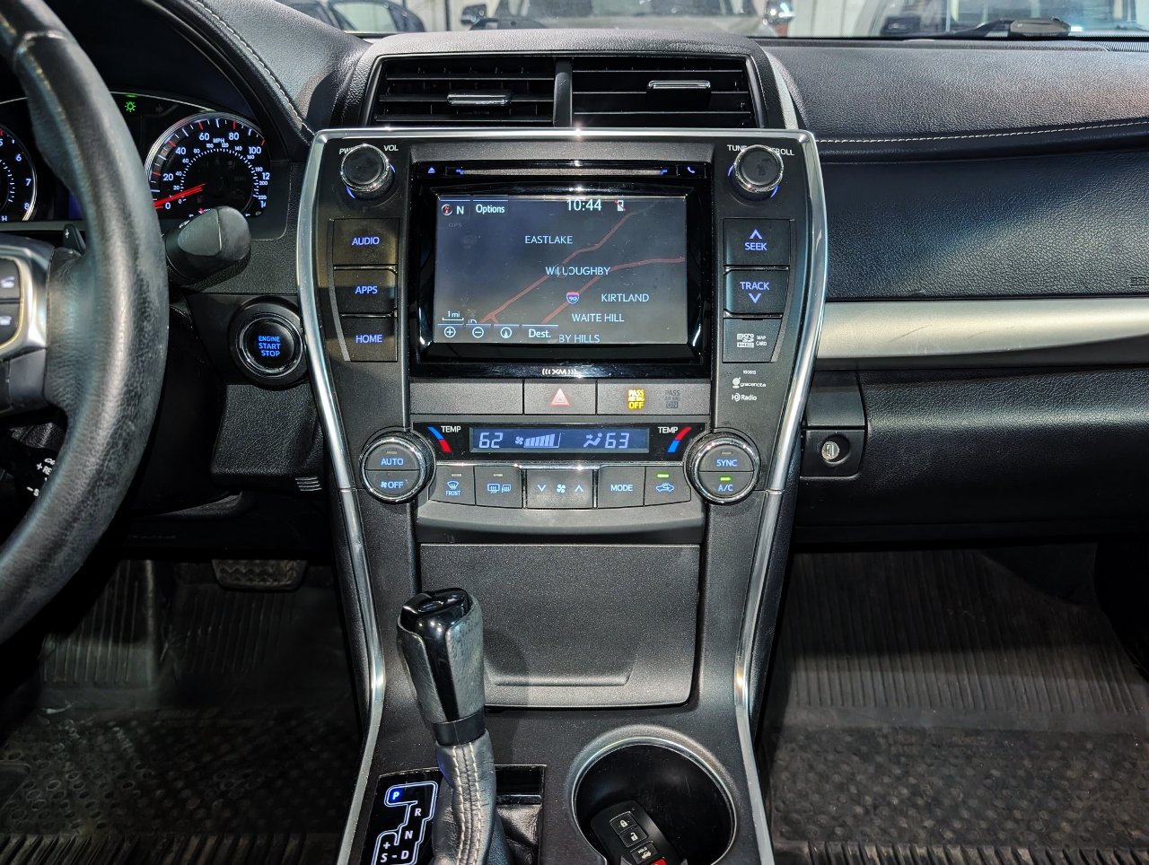 Used 2016 Toyota Camry XSE w/ Moonroof Package FWD image 34