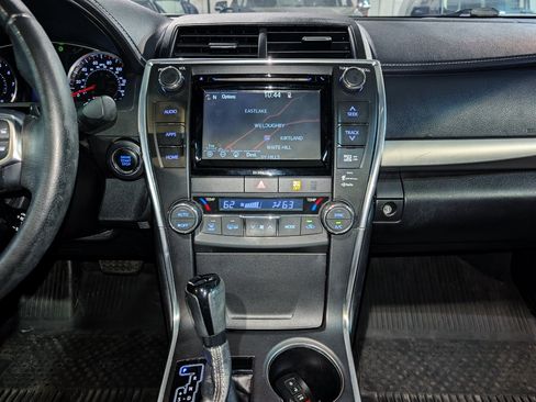 Used 2016 Toyota Camry XSE w/ Moonroof Package FWD image 34