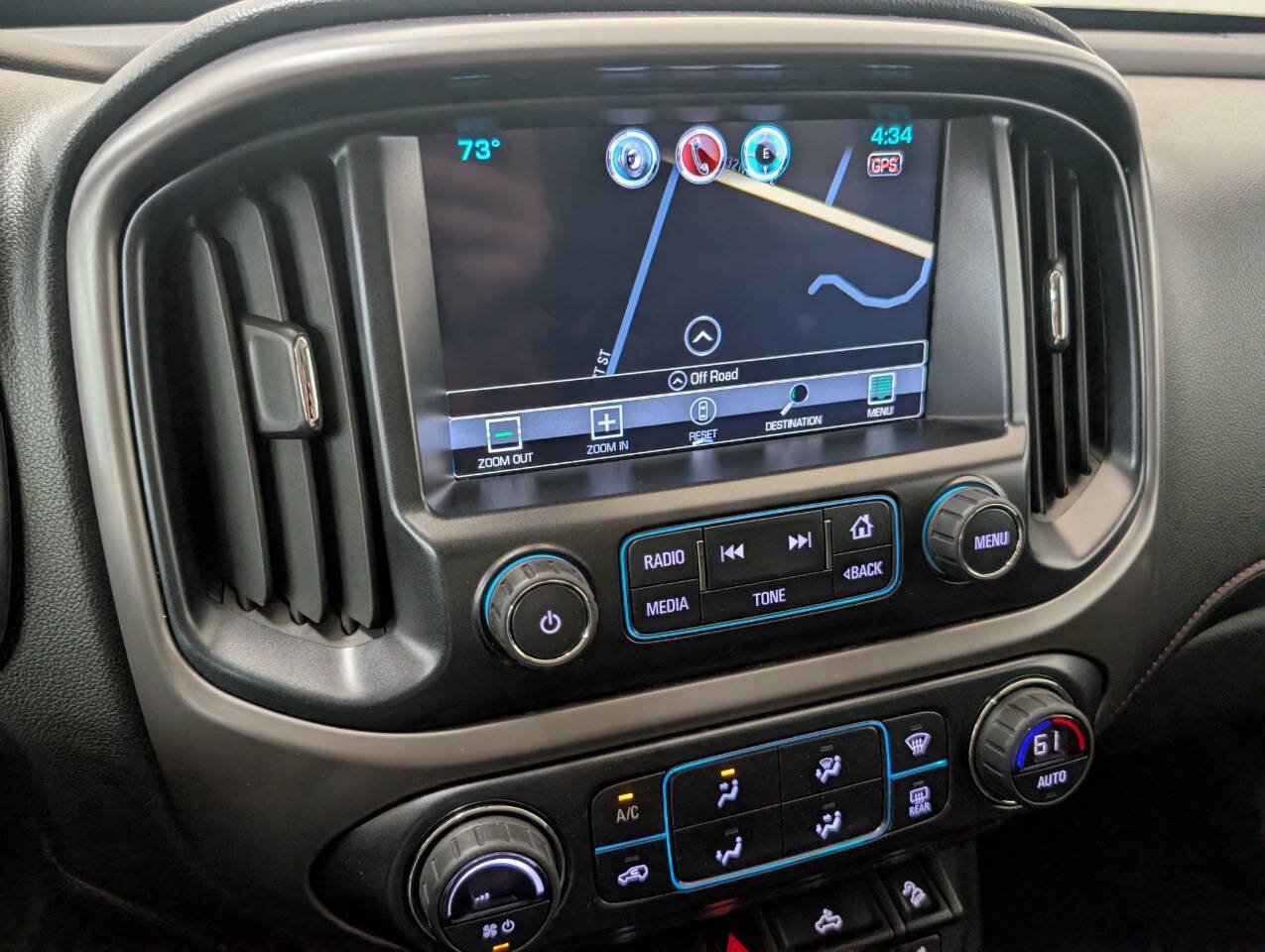 Used 2017 GMC Canyon SLE w/ All Terrain Package AWD/4WD image 11