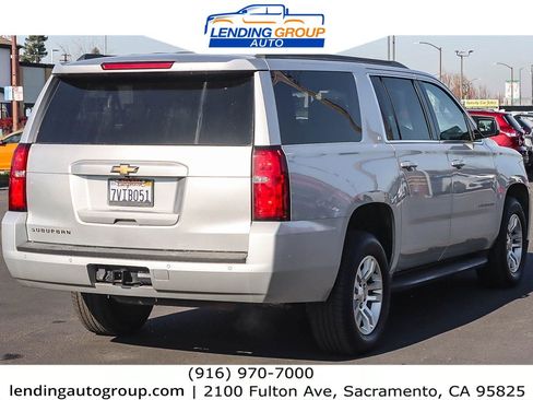 Used 2016 Chevrolet Suburban LT image 4