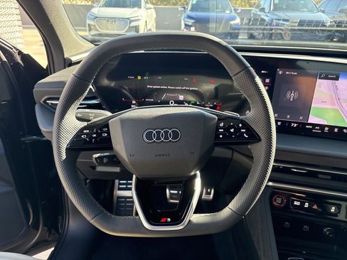 New 2025 Audi SQ5 Prestige image 20