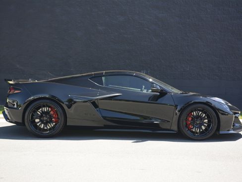 Used 2026 Chevrolet Corvette Z06 RWD image 8