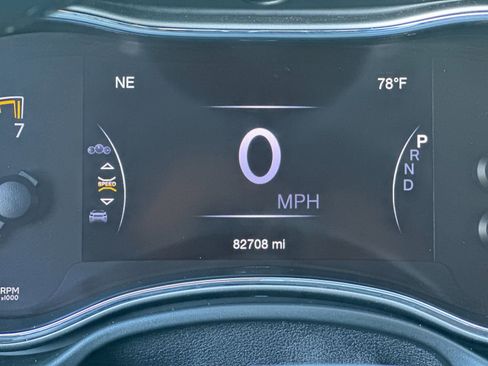 Used 2021 Jeep Grand Cherokee Limited image 26