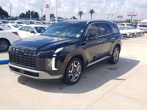 Used 2025 Hyundai Palisade Limited image 3