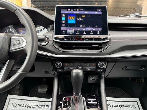 Used 2024 Jeep Compass Trailhawk image 31