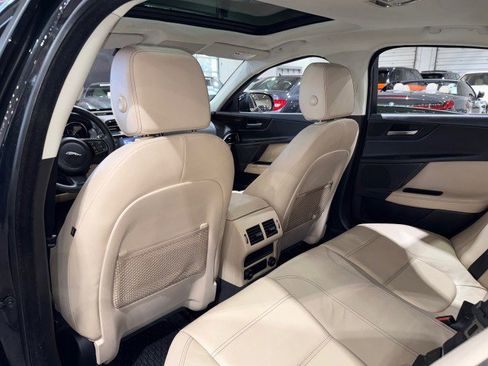 Used 2017 Jaguar XE Prestige image 55