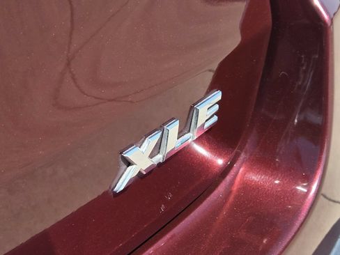 Used 2017 Toyota Highlander XLE FWD image 16